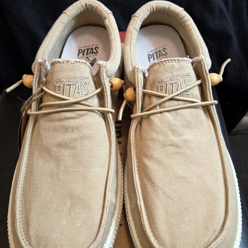 Pitas "Dani" Dune Beige Slip On Casual Loafer Sneaker Men's Size 9.5 NIB